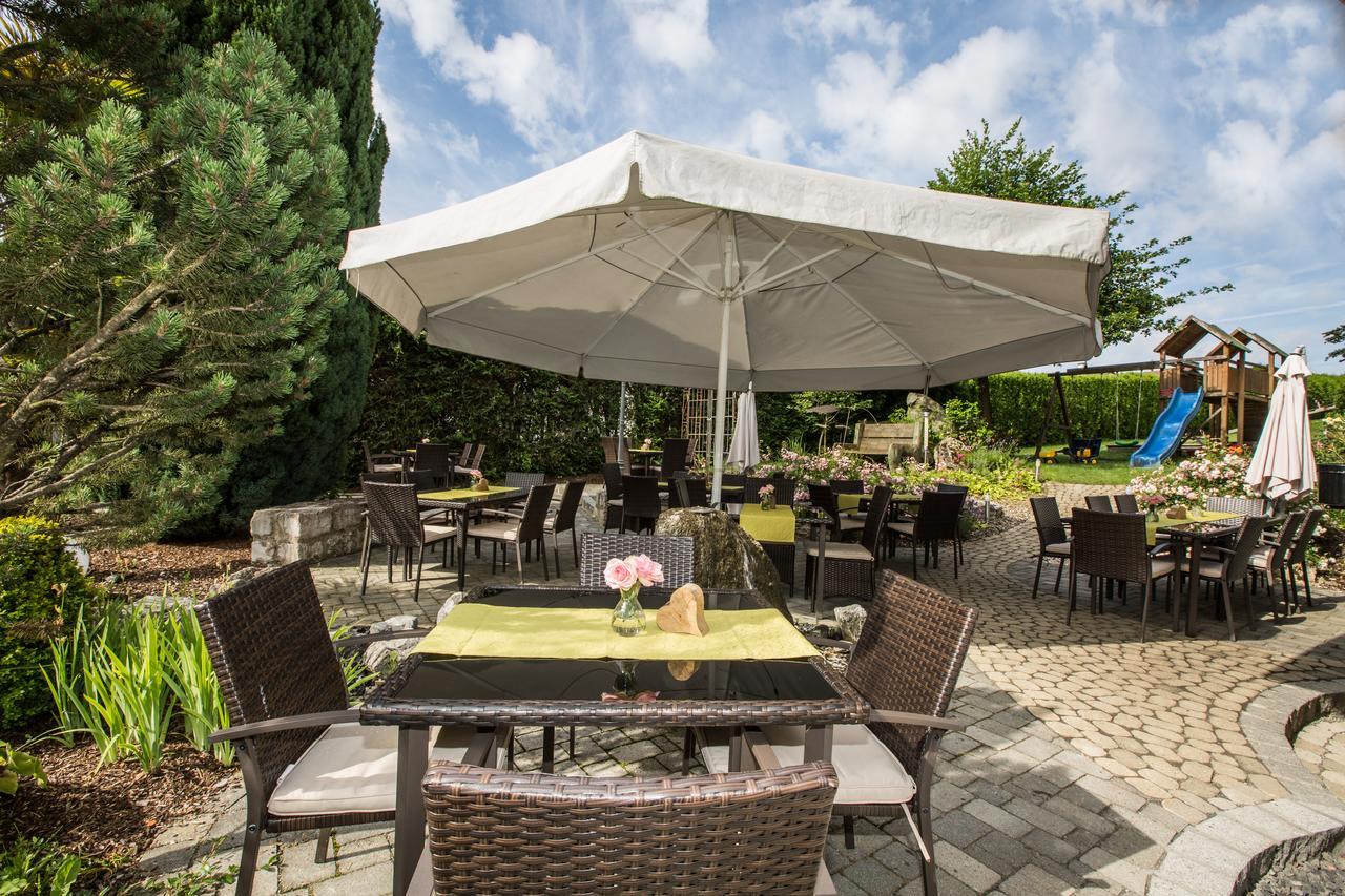 Hotel & Restaurant "Am Obstgarten" Oberteuringen Exterior foto